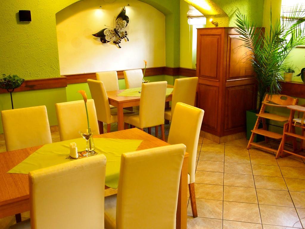 Pension Habermannova Vila Bludov  Екстериор снимка